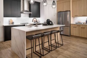 Chinook Gate front Garage Home Kitchen[1]