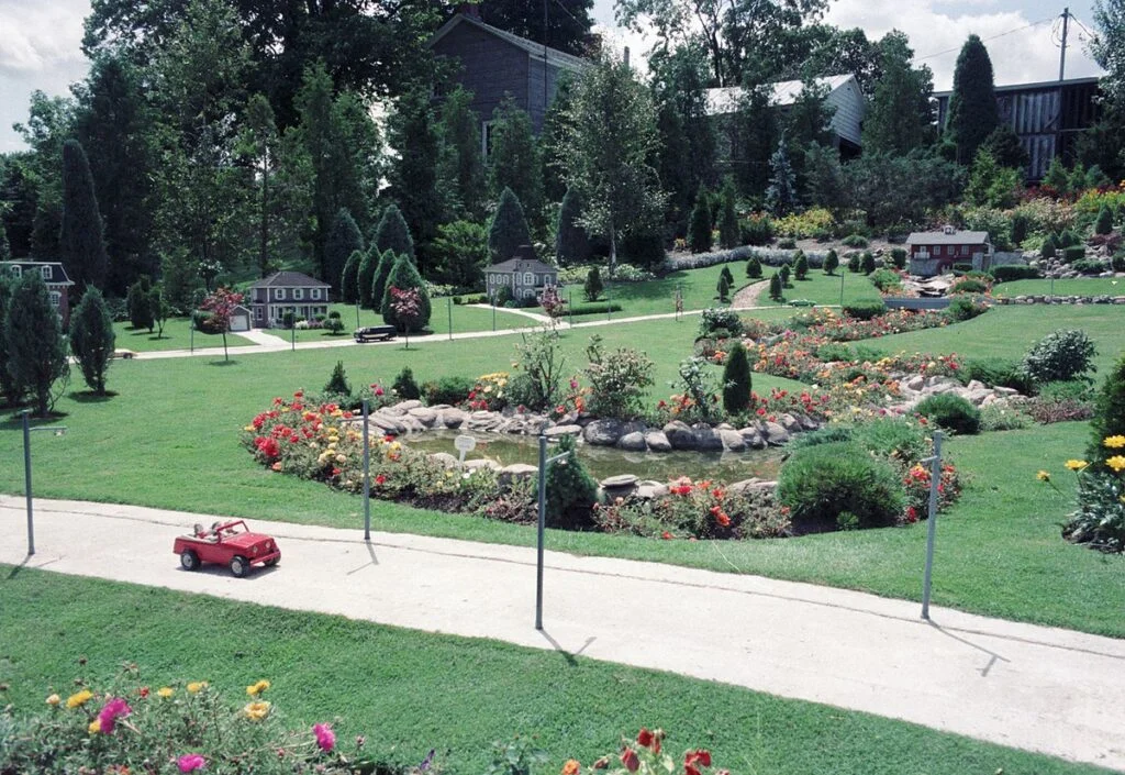 sincerley acorn garden