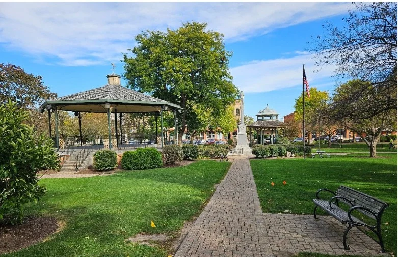 woodstock square
