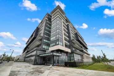 Distrikt Trailside 2 Oakville Condo Exterior 395 Dundas St W, builder image