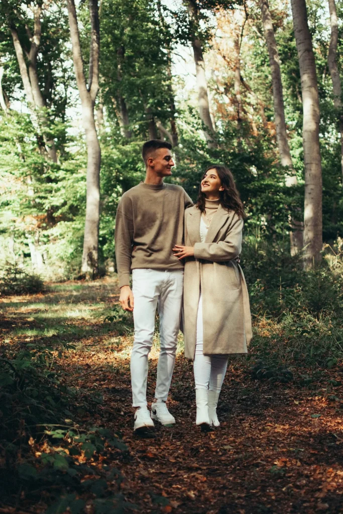 Couple walking a woodland trail representing Kingshaven by Kingsmen Group in Markham