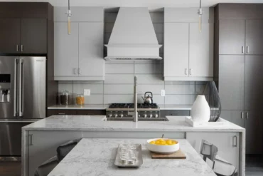 Modern kitchen design at Vicinity West by Mattamy Homes in Barrie
